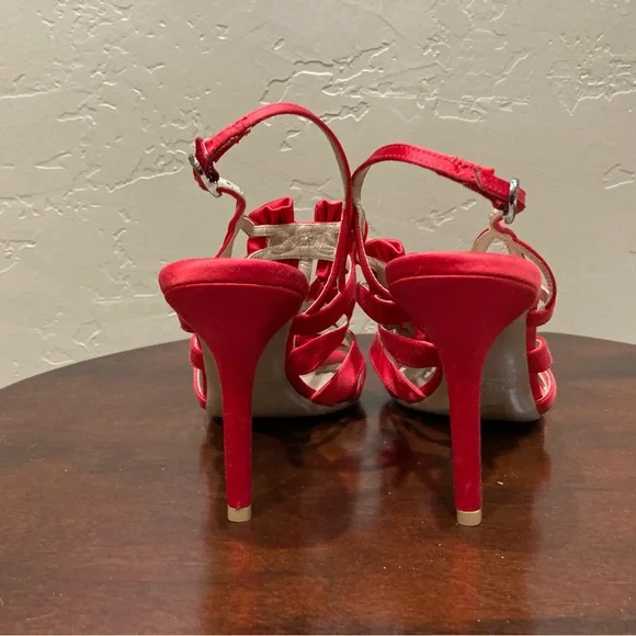 Valentino Garavani Red Satin Strappy Bow Heels, MISMATE, Right 7.5, Left  6.5 - Picture 6 of 13